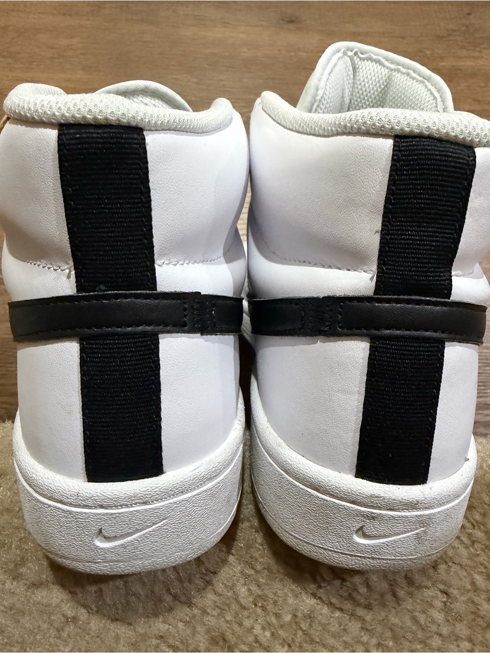 Nike Men's Court Royale 2 Mid High Top Casual Sneakers White Size 10 - Picture 4 of 12